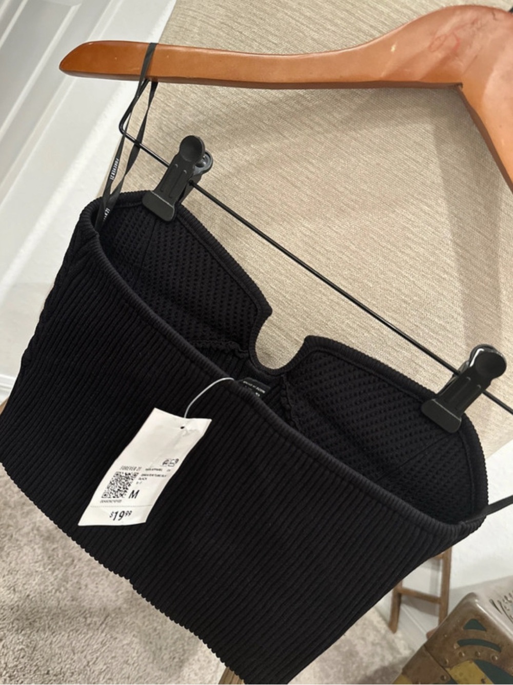 Forever 21 Black Ribbed Notch-Front Crop Cami - Picture 2 of 2